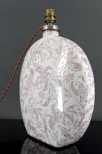 Load image into Gallery viewer, Lampe en céramique, Email craquelé, Shabby Chic, XXe
