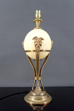 Cargar imagen en el visor de la galería, Lampe Néoclassique, Oeuf d’Autruche &amp; Monture Athénienne Animalière en Bronze, France, Circa 1900
