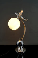 Charger l&#39;image dans la galerie, Lampe &quot;Avion&quot;,  Chrome et Aluminium, Art Deco / Steamline Moderne, Circa 1930-1940
