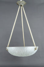 Cargar imagen en el visor de la galería, Lustre / Suspension / Vasque par Noverdy, Monture en Bronze Argenté, Art Deco, France, Circa 1930
