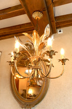 Charger l&#39;image dans la galerie, Important lustre &quot;Calla Lily&quot; par Hans Kögl, Métal Doré et Argenté, Cristal, circa 1970
