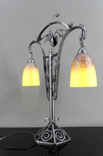 Charger l&#39;image dans la galerie, Importante Lampe Bicéphale en Fer Forgé par Schneider, France, Art Deco, Circa 1920
