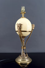 Cargar imagen en el visor de la galería, Lampe Néoclassique, Oeuf d’Autruche &amp; Monture Athénienne Animalière en Bronze, France, Circa 1900
