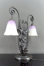 Charger l&#39;image dans la galerie, Importante Lampe Bicéphale en Fer Forgé par Schneider, France, Art Deco, Circa 1920
