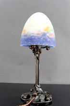 Загрузить изображение в средство просмотра галереи, Lampe Art Nouveau/ Deco en bronze et pâte de verre signée Muller Frères Lunéville, France, vers 1920
