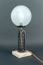 Lade das Bild in den Galerie-Viewer, Lampe en fer forgé Art Deco , France, vers 1920-1930
