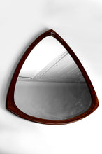 Charger l&#39;image dans la galerie, Important Miroir Triangulaire en Teck, Design Scandinave, Circa 1950
