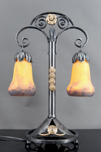 Загрузить изображение в средство просмотра галереи, Importante lampe bicéphale Art Déco en fer forgé à double patine– Muller Frères, circa 1920
