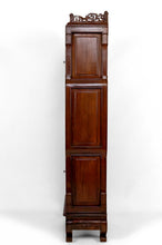 Load image into Gallery viewer, Cabinet Asiatique aux chauves-souris, Vietnam ou Chine du Sud, Circa 1880
