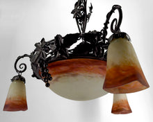 Lade das Bild in den Galerie-Viewer, Lustre Art Déco en Fer Forgé et Pâte de Verre Soufflée par Muller Frères Lunéville, France, Circa 1920
