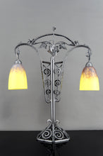 Charger l&#39;image dans la galerie, Importante Lampe Bicéphale en Fer Forgé par Schneider, France, Art Deco, Circa 1920
