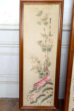 Charger l&#39;image dans la galerie, Important Ensemble de Trois Tapisseries Indochinoises Brodées de Soie Tigres et Cerfs Axis – Vietnam, Époque Coloniale, vers 1930
