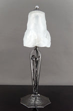 Charger l&#39;image dans la galerie, Lampe Art Déco en Fer Forgé, Tulipe Florale signée Degué, France, circa 1930
