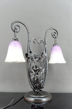 Charger l&#39;image dans la galerie, Importante Lampe Bicéphale en Fer Forgé par Schneider, France, Art Deco, Circa 1920
