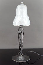 Charger l&#39;image dans la galerie, Lampe Art Déco en Fer Forgé, Tulipe Florale signée Degué, France, circa 1930
