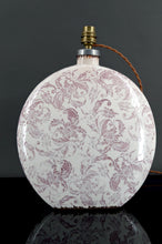 Load image into Gallery viewer, Lampe en céramique, Email craquelé, Shabby Chic, XXe
