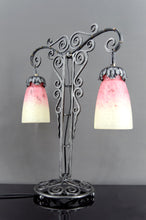 Charger l&#39;image dans la galerie, Importante Lampe Bicéphale en Fer Forgé par Schneider, France, Art Deco, Circa 1920
