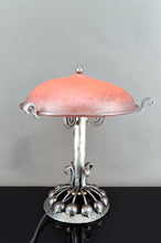 Charger l&#39;image dans la galerie, Importante Lampe à Monture Végétale Stylisée en Fer Forgé  et Dôme en Pate de Verre Marmoréenne Rouge Orangé, Art Deco, France, Circa 1930
