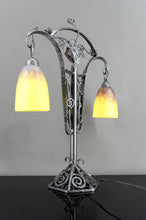 Charger l&#39;image dans la galerie, Importante Lampe Bicéphale en Fer Forgé par Schneider, France, Art Deco, Circa 1920
