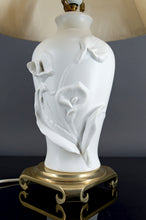 Lade das Bild in den Galerie-Viewer, Lampe en biscuit de porcelaine,  &quot;Calla Lily&quot;, par Nicholas Berbenczy, éditée par Franklin Mint, USA, 1986
