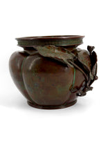 Загрузить изображение в средство просмотра галереи, Exceptionnelle jardinière / cache-pot en bronze japonais patiné Japon – Époque Meiji, vers 1880

