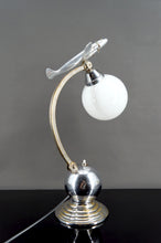 Charger l&#39;image dans la galerie, Lampe &quot;Avion&quot;,  Chrome et Aluminium, Art Deco / Steamline Moderne, Circa 1930-1940
