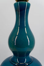 Загрузить изображение в средство просмотра галереи, Importante lampe en porcelaine émaillée bleu craquelé – France, circa 1950
