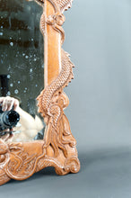 Charger l&#39;image dans la galerie, Miroir en Bois Sculpté de Dragons, Indochine, Circa 1900
