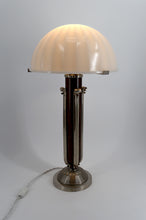 将图片加载到图库查看器，Importante Lampe de Table Art Déco Moderniste – Bois Sculpté, Bronze Nickelé &amp; Dôme en Verre Opalin – France, vers 1930
