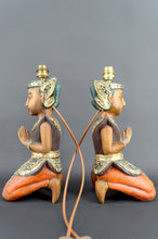 Charger l&#39;image dans la galerie, Paire de Lampes Sculpturales en Bois Polychrome, Indonésie, Circa 1970
