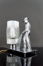 Charger l&#39;image dans la galerie, Rare Lampe en Bronze Chromé – &quot;Soldat du Feu&quot; – Art Déco Moderniste, Pologne, Circa 1950-1960
