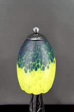 Charger l&#39;image dans la galerie, Paire de Lampes en Fer Forgé &amp; Tulipes en Verre Soufflé Vert-Jaune, France, Art Déco, circa 1930
