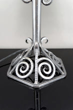 Charger l&#39;image dans la galerie, Importante Lampe Bicéphale en Fer Forgé par Schneider, France, Art Deco, Circa 1920

