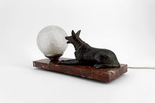 Загрузить изображение в средство просмотра галереи, Lampe Veilleuse sculpturale Art Déco – Berger allemand, circa 1930
