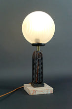 Lade das Bild in den Galerie-Viewer, Lampe en fer forgé Art Deco , France, vers 1920-1930
