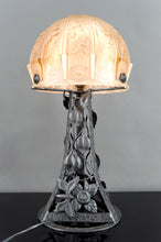 Charger l&#39;image dans la galerie, Importante Lampe Art Déco en Fer Forgé à Motifs de Papillons et Dôme Floral en Verre Pressé, Par Bartelemie, France, Circa 1925
