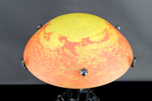 将图片加载到图库查看器，Lampe Art Déco exceptionnelle en fer forgé et pâte de verre – France, vers 1920
