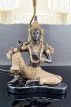 Cargar imagen en el visor de la galería, Lampe au Bouddha Thaï en bronze à double patine noire et dorée, France, Circa 1960
