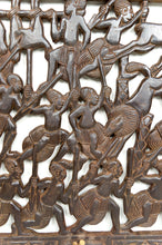 Charger l&#39;image dans la galerie, Porte Africaine Monoxyle en Bois Sculpté et Bronze de Chef de Village Bamoun, Cameroun, début XXe
