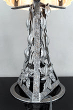 Charger l&#39;image dans la galerie, Importante Lampe Art Déco en Fer Forgé à Motifs de Papillons et Dôme Floral en Verre Pressé, Par Bartelemie, France, Circa 1925
