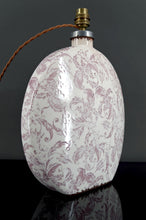 Load image into Gallery viewer, Lampe en céramique, Email craquelé, Shabby Chic, XXe
