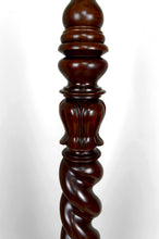 Charger l&#39;image dans la galerie, Important Lampadaire Colonne Victorienne Torsadée en Noyer Massif, Royaume-Uni, Style Tudor, Circa 1900
