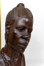 Cargar imagen en el visor de la galería, Importante Lampe Sculpturale, Buste en Ebene de Femme Africaine, par Alexs Mutasa, Circa 1970
