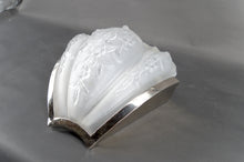 将图片加载到图库查看器，Paire d’appliques Art Déco en bronze chromé et verre Nacrocristal Saint-Lambert Belgique, vers 1925
