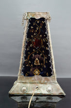Cargar imagen en el visor de la galería, Lampe style mauresque en cuivre patiné et verre peint, France, Mid-Century
