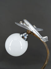 Charger l&#39;image dans la galerie, Lampe &quot;Avion&quot;,  Chrome et Aluminium, Art Deco / Steamline Moderne, Circa 1930-1940
