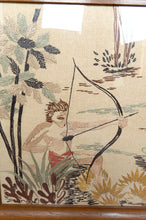 将图片加载到图库查看器，Exceptionnelle paire d'importantes tapisseries brodées Art Déco à décor de chasse primitive mythifiée, France, Vers 1930
