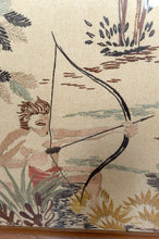 将图片加载到图库查看器，Exceptionnelle paire d'importantes tapisseries brodées Art Déco à décor de chasse primitive mythifiée, France, Vers 1930
