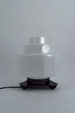 Загрузить изображение в средство просмотра галереи, Lampe Art Déco Steamline Modern, vers 1930 – Verre opalin et fer Forgé
