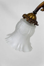 将图片加载到图库查看器，Lustre / chandelier de style Louis XVI / Neoclassique en Bronze doré, France, Circa 1900
